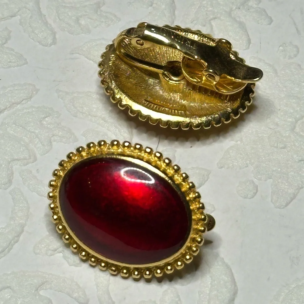 TRIFARI • Vintage Red Enamel & Gold Clip-on Signed Estate Earrings | GVC